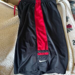 Nike - youth-XL 🏀shorts boys